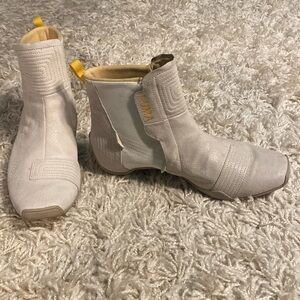 ultra rare puma choke mid shoes